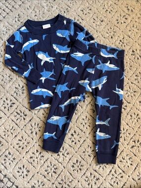 Hanna Andersson Kids Navy Shark Print Long Sleeve PJ Set sz 2